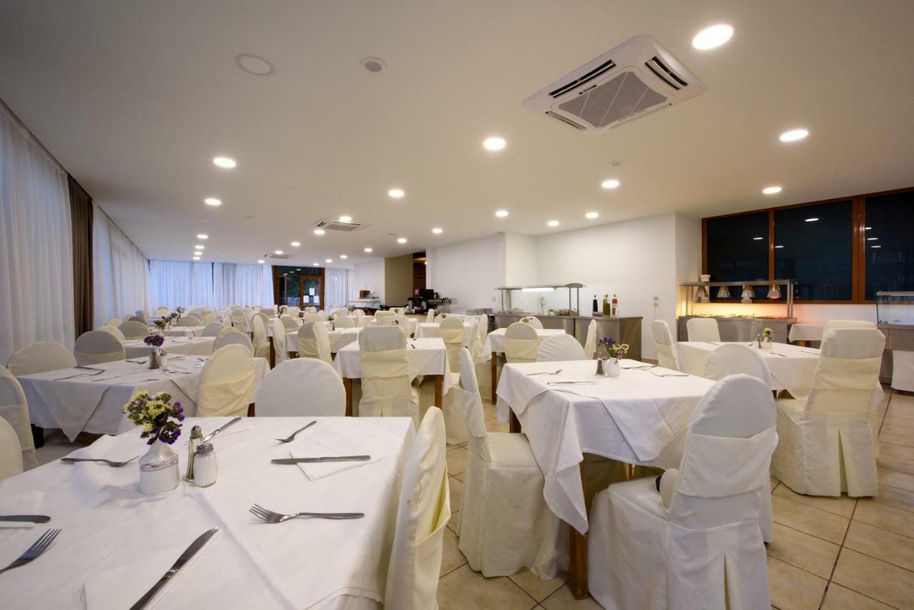 Amalia Hotel - Adults Only Dassia  Extérieur photo